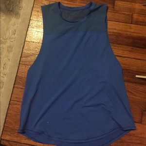 Size 8 muscle tank lululemon